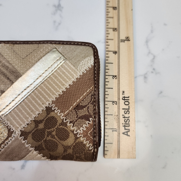 COACH Patchwork Signature C Zip Around Accordian Wallet.  EUC - Picture 14 of 14